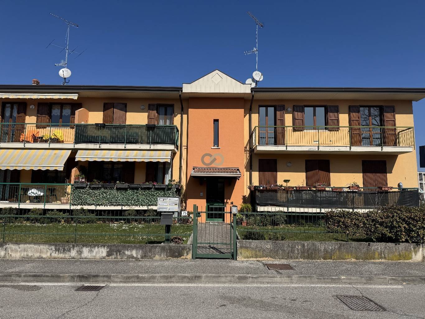 BILOCALE con CANTINA e GARAGE 1