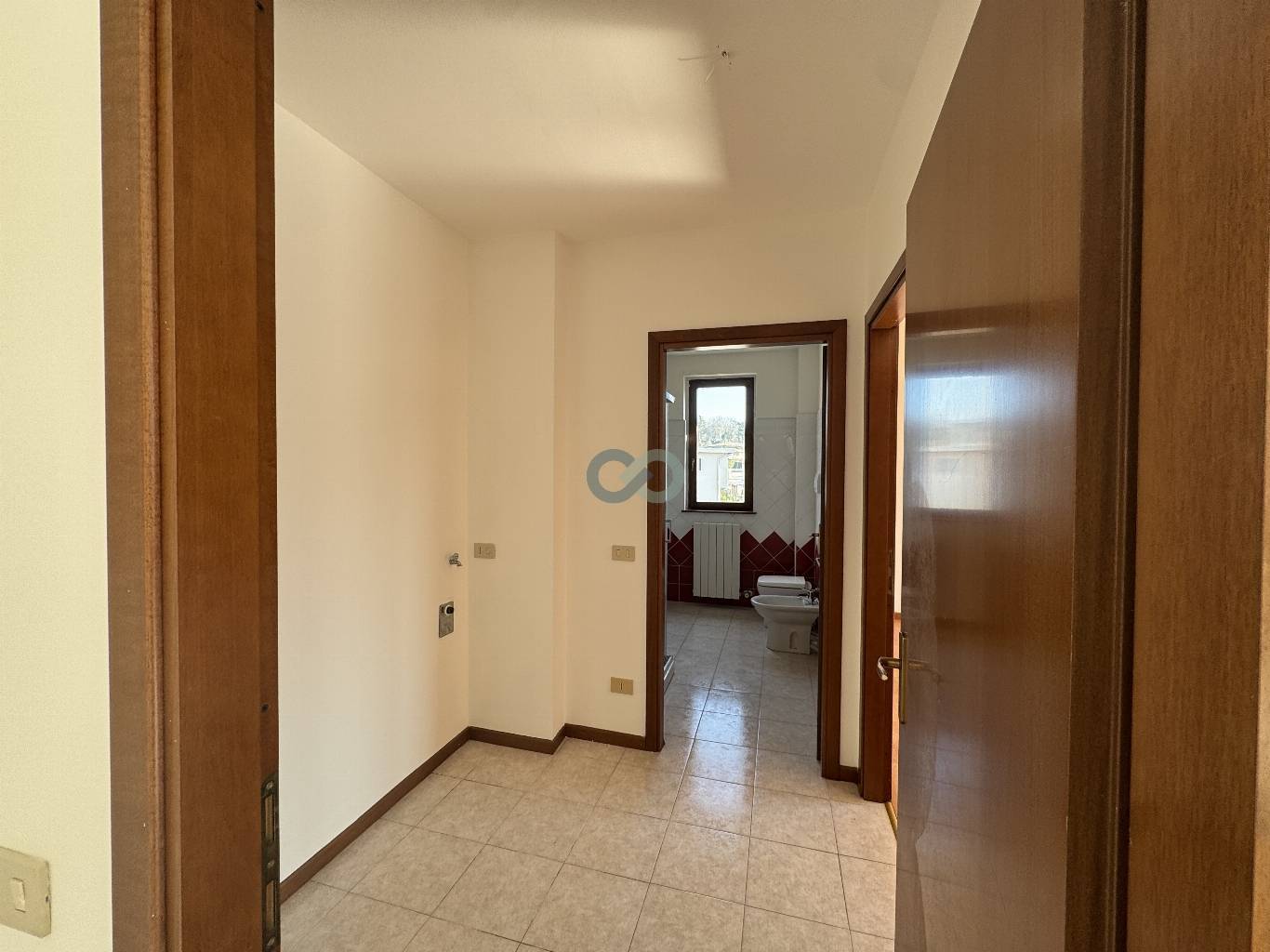 BILOCALE con CANTINA e GARAGE 9