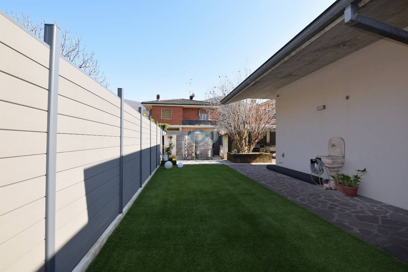 VILLA BIFAMILIARE 12