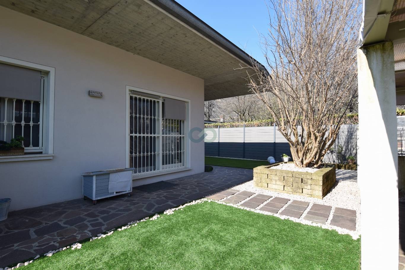 VILLA BIFAMILIARE 3
