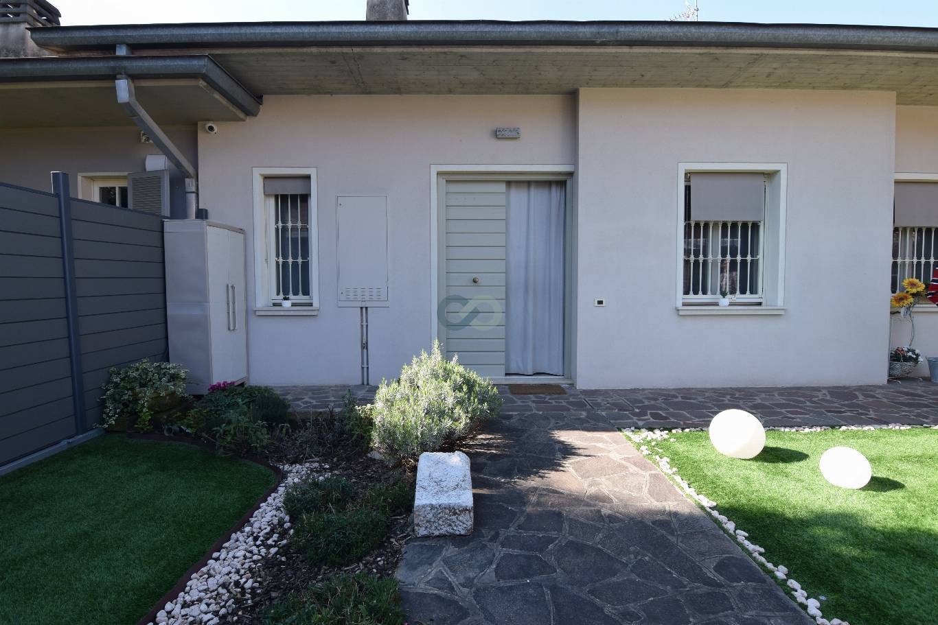 VILLA BIFAMILIARE 2