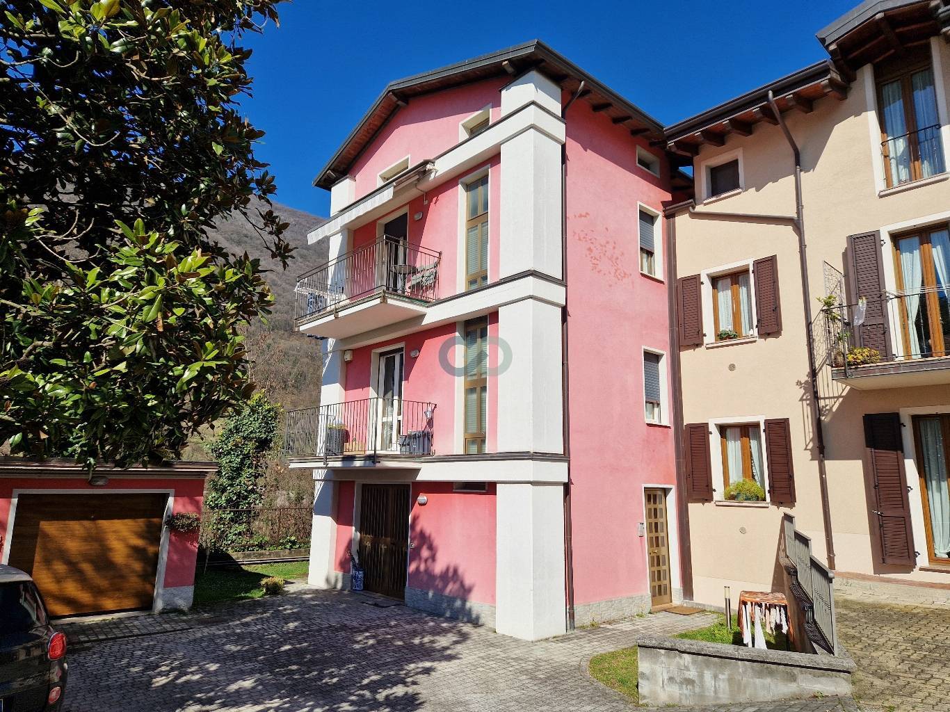 Appartamento con giardino e taverna 3