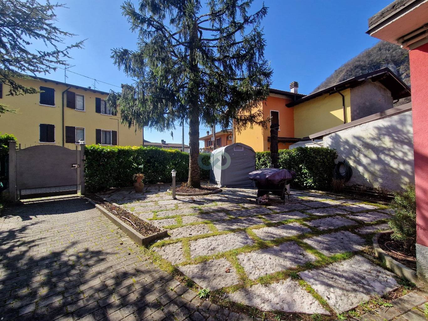 Appartamento con giardino e taverna 8