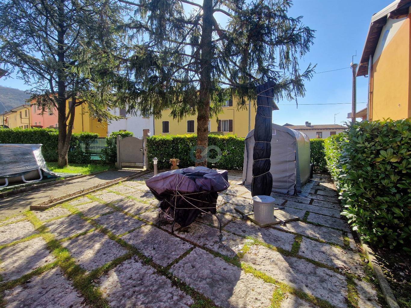 Appartamento con giardino e taverna 9