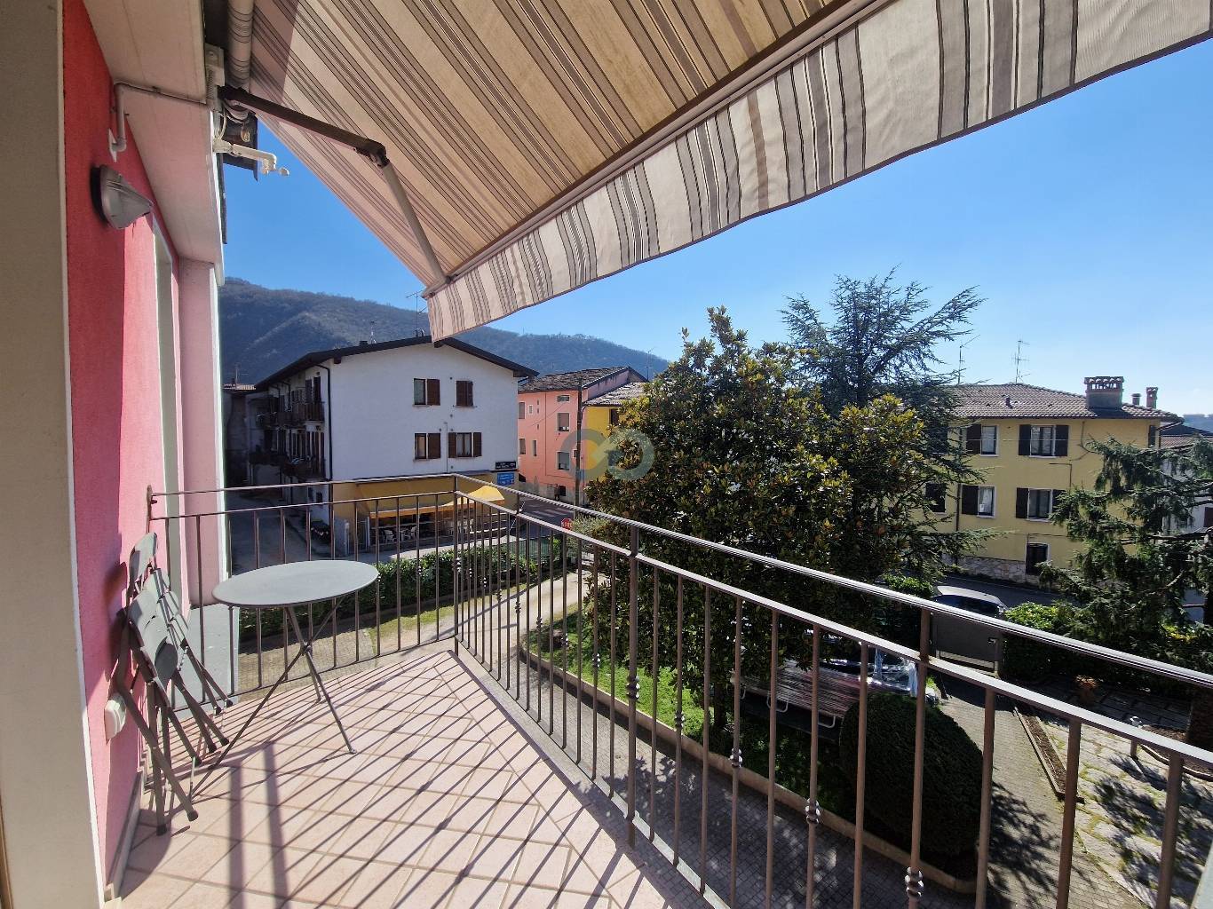 Appartamento con giardino e taverna 17