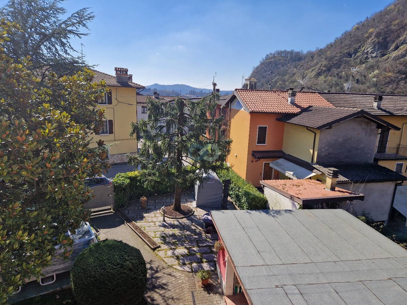Appartamento con giardino e taverna 19