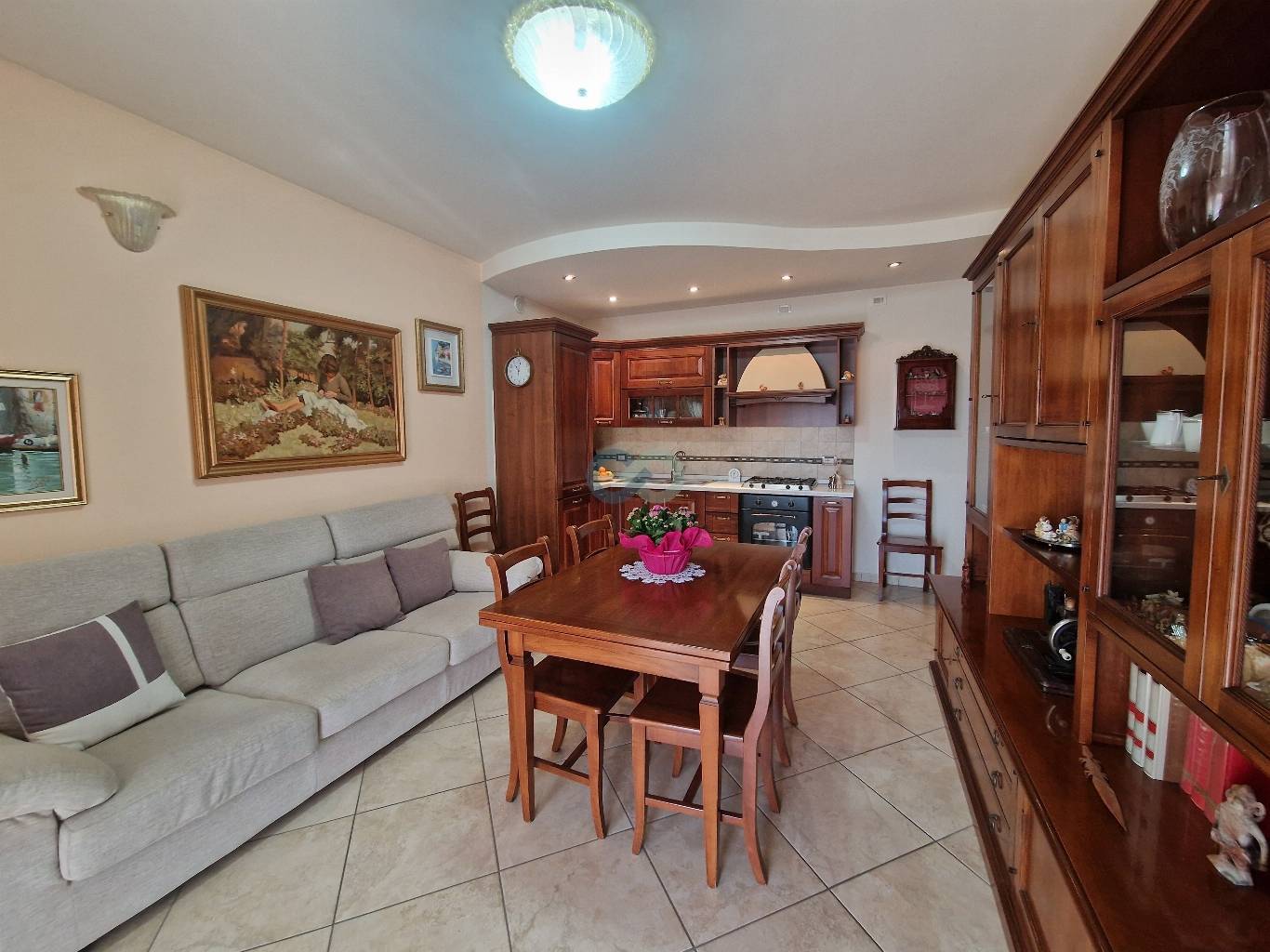 Appartamento con giardino e taverna 15