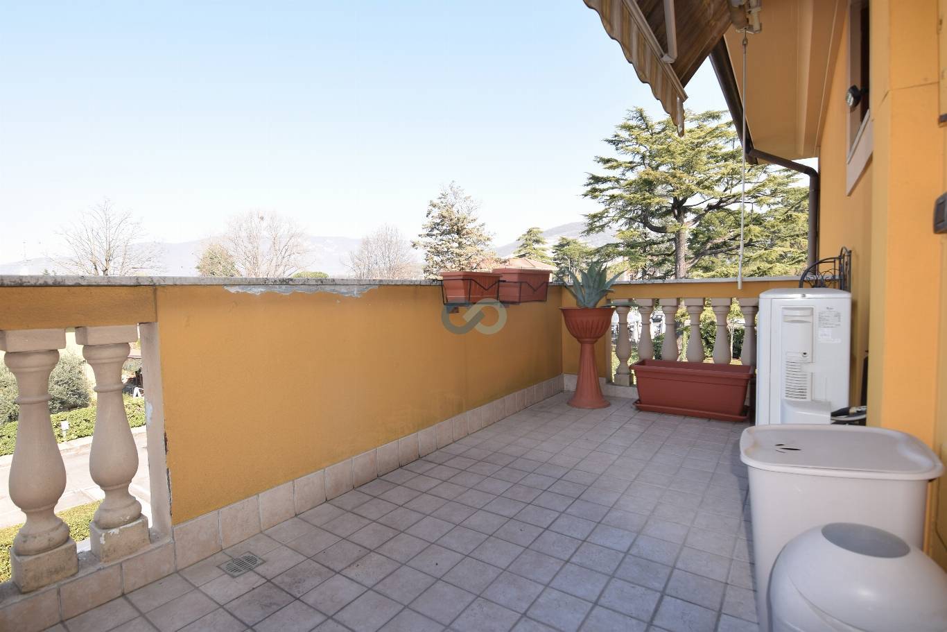 TRILOCALE CON TERRAZZO 25