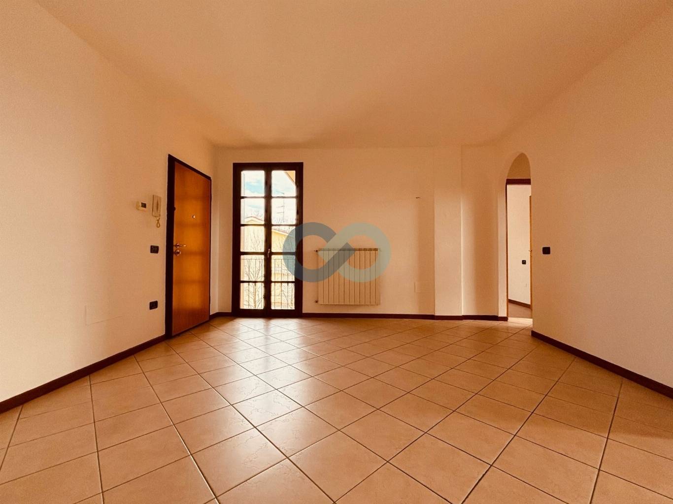 TRILOCALE CON TERRAZZO 32