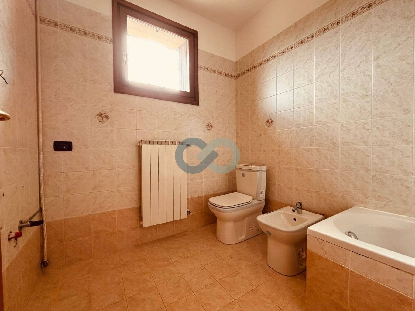 TRILOCALE CON TERRAZZO 24