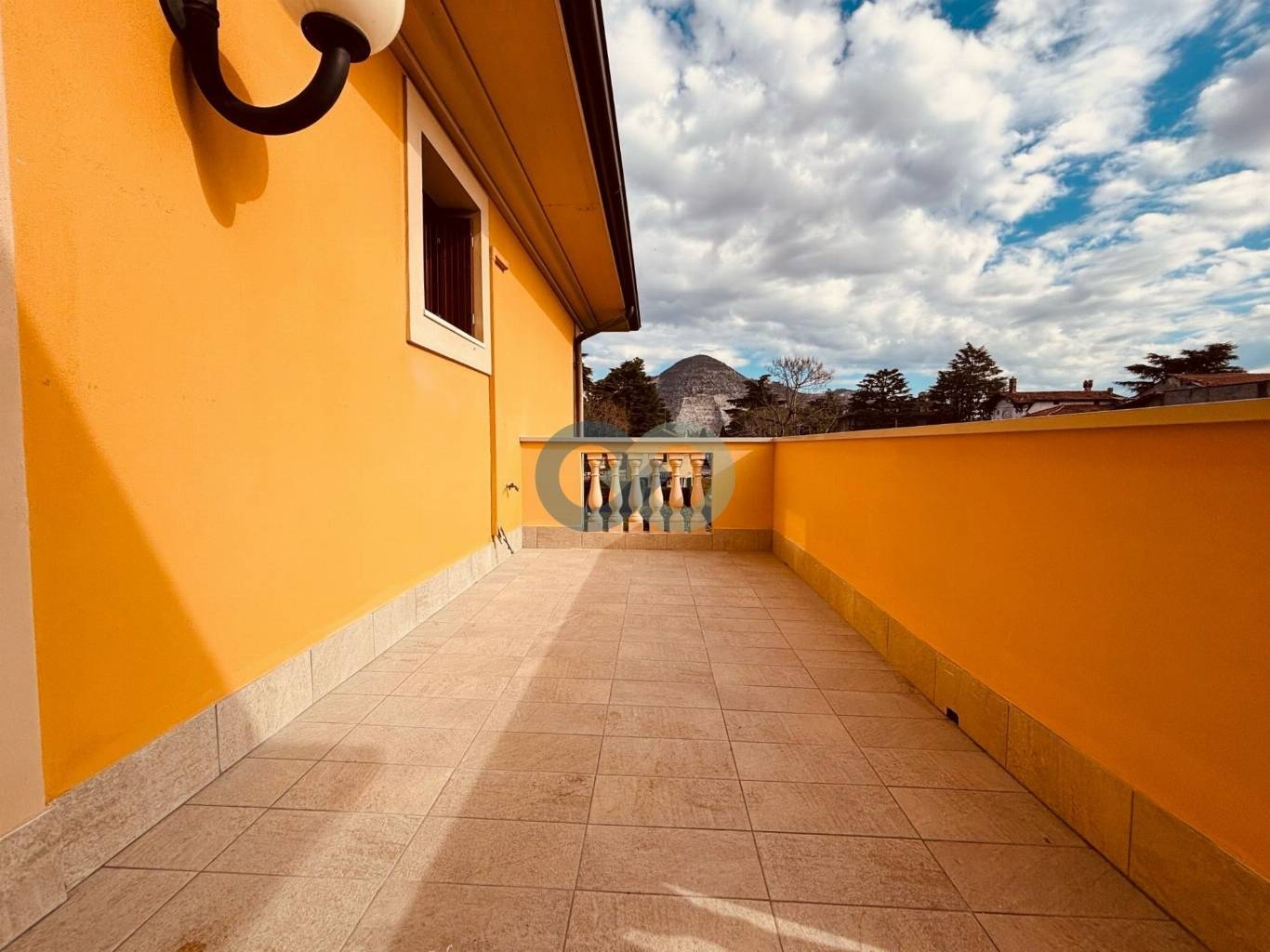 TRILOCALE CON TERRAZZO 21