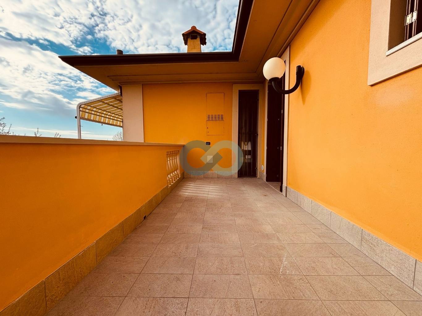 TRILOCALE CON TERRAZZO 22