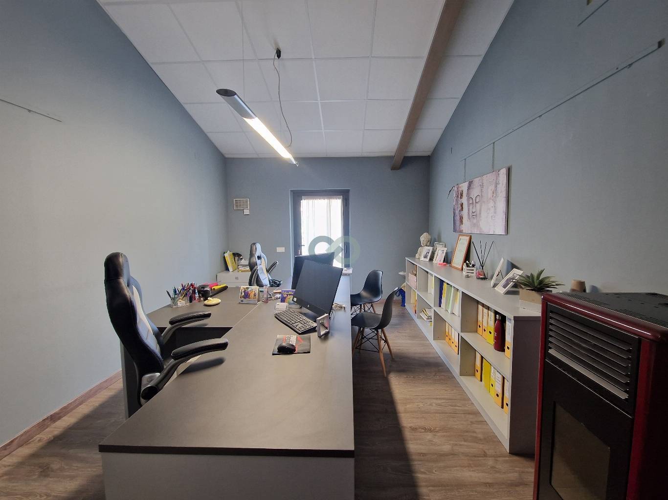 Locale direzionale con magazzino 4