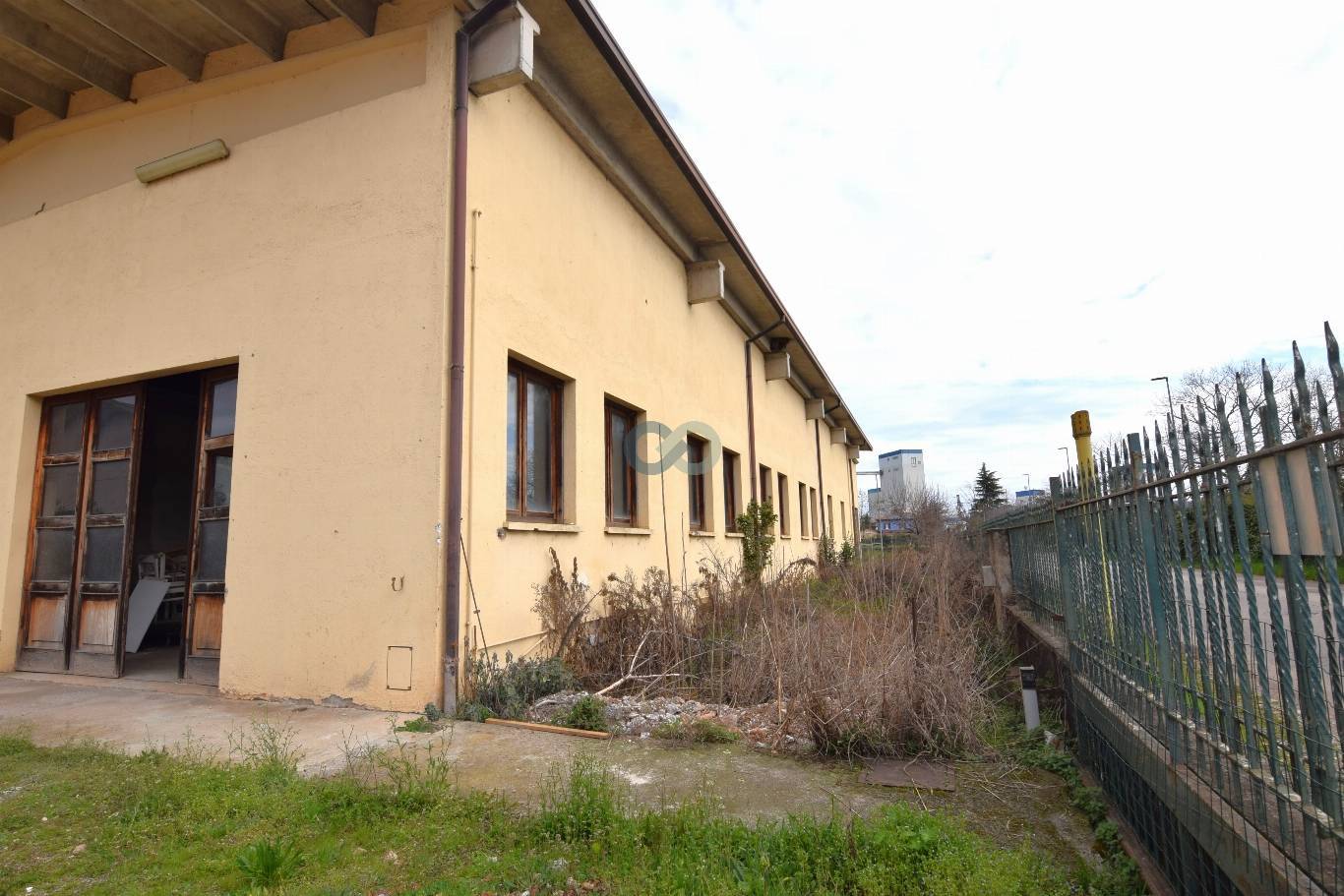 CAPANNONE ZONA INDUSTRIALE 15