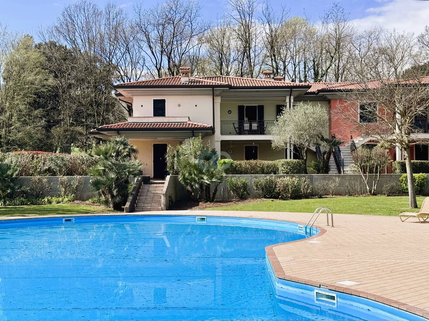 RESIDENCE CON PISCINA 33