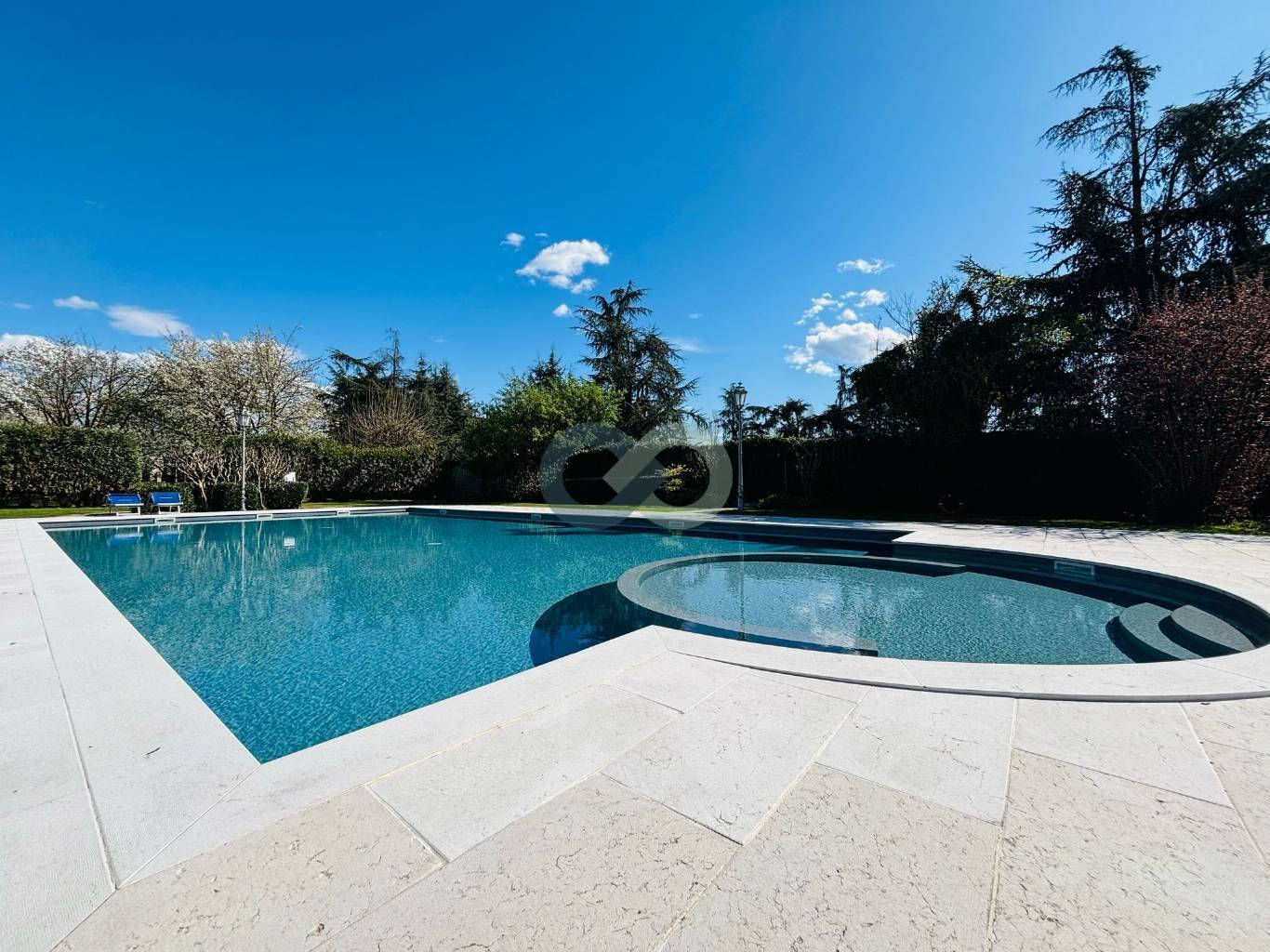 PORZIONE CIELO TERRA CON PORTICO PRIVATO 14