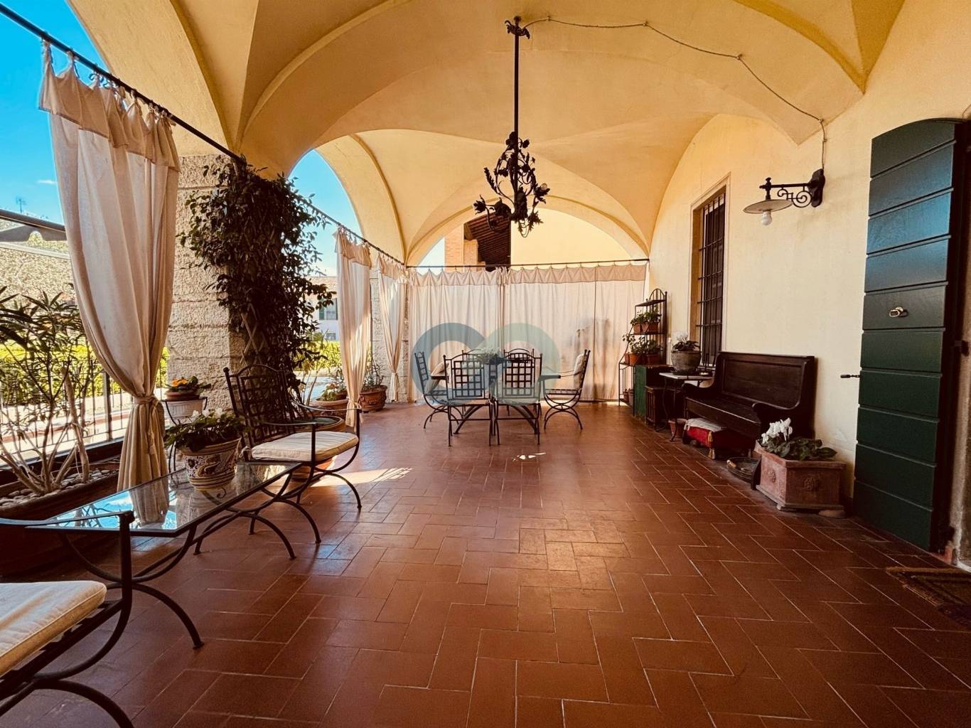 PORZIONE CIELO TERRA CON PORTICO PRIVATO 31