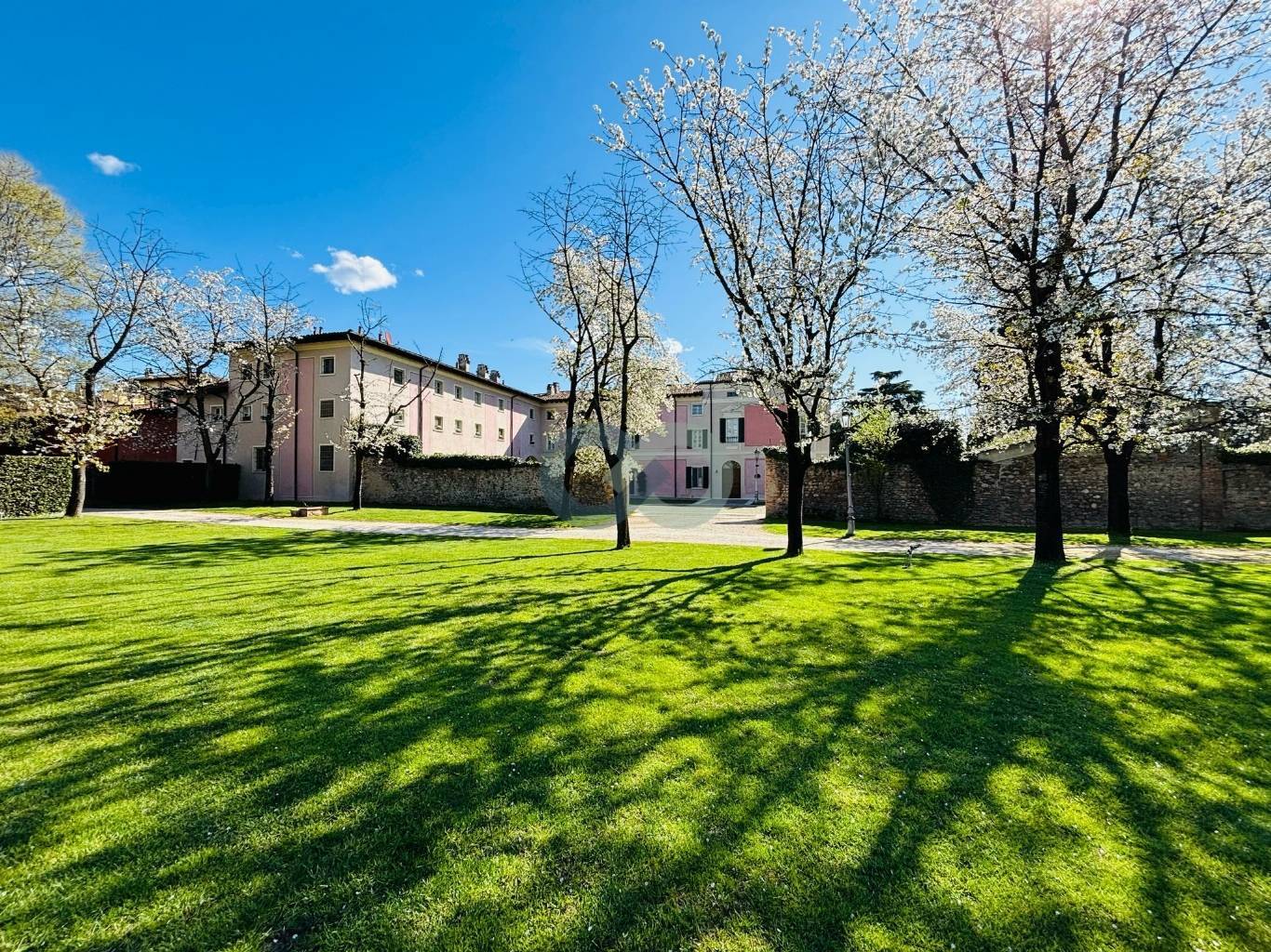 PORZIONE CIELO TERRA CON PORTICO PRIVATO 35
