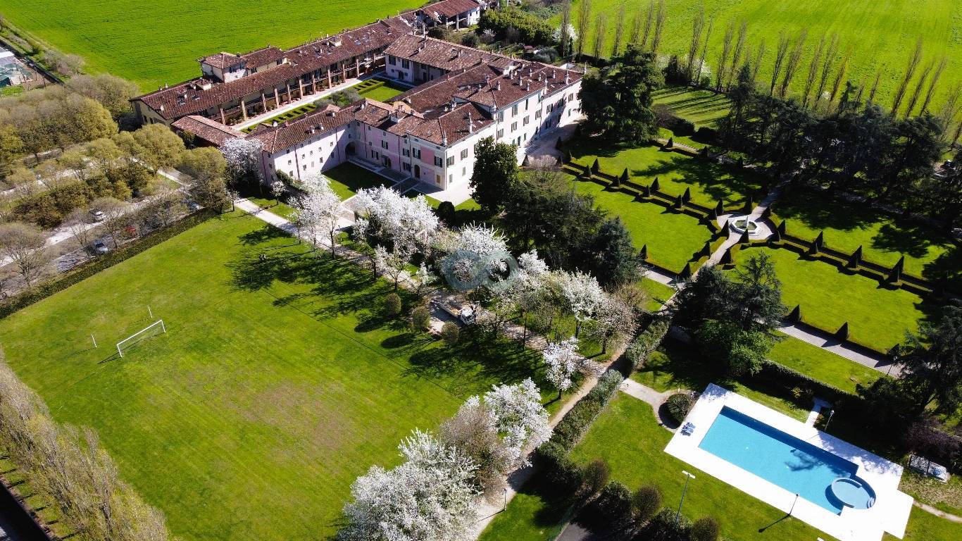 PORZIONE CIELO TERRA CON PORTICO PRIVATO 3