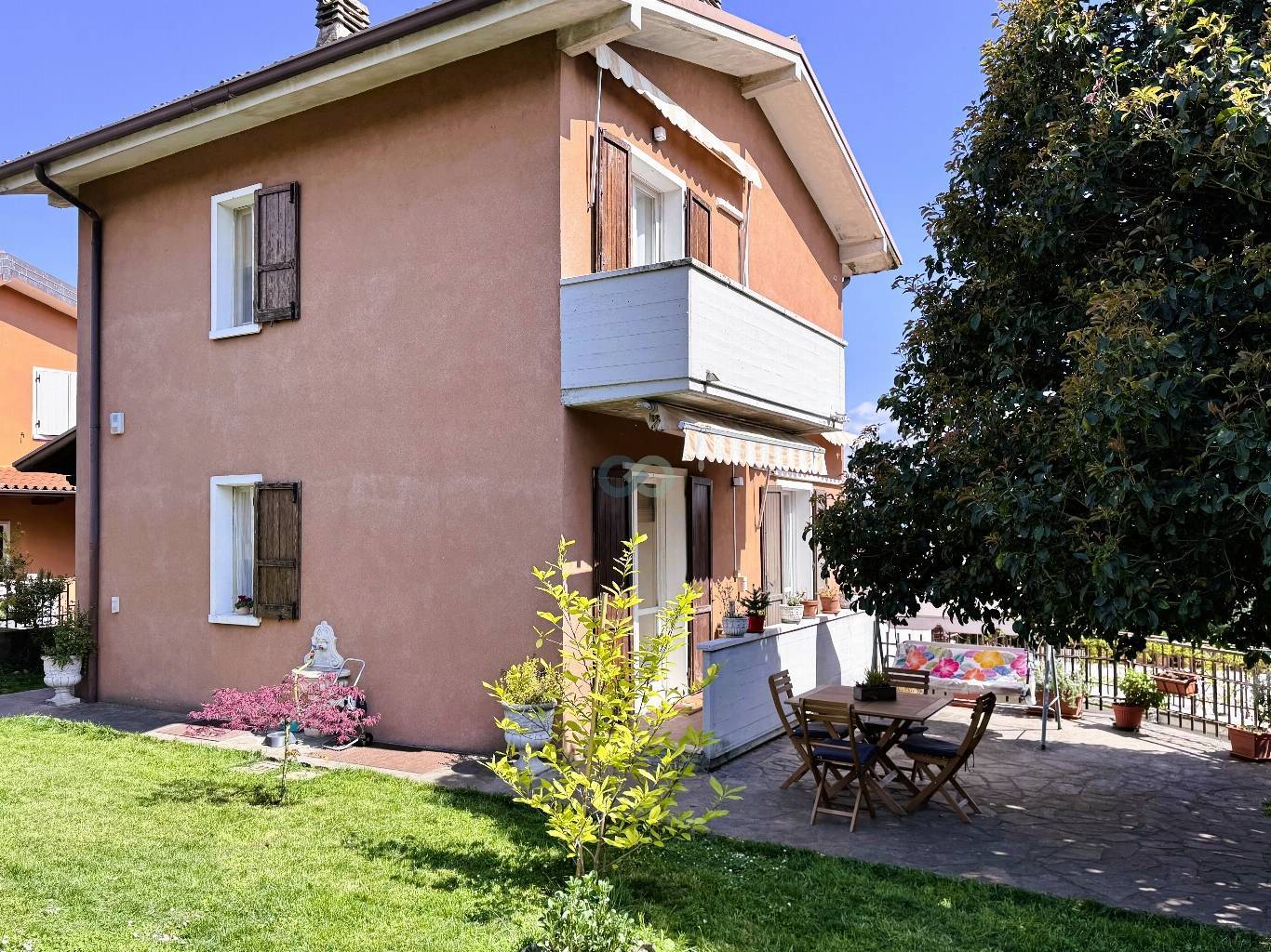 VILLA INDIPENDENTE 37