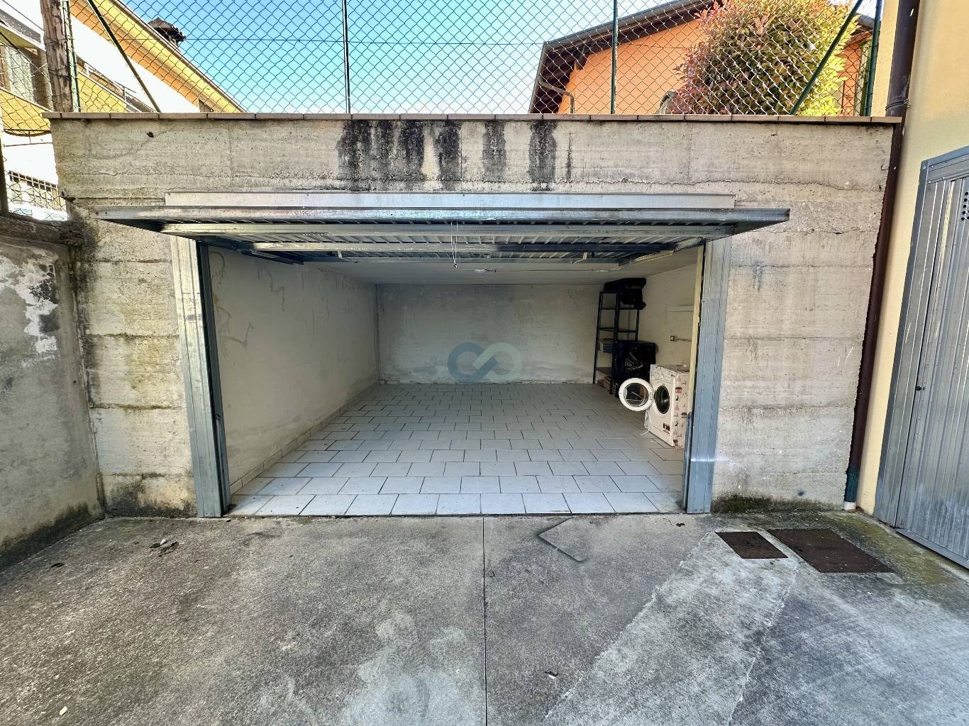 Amplio bilocale con balconi e garage 21