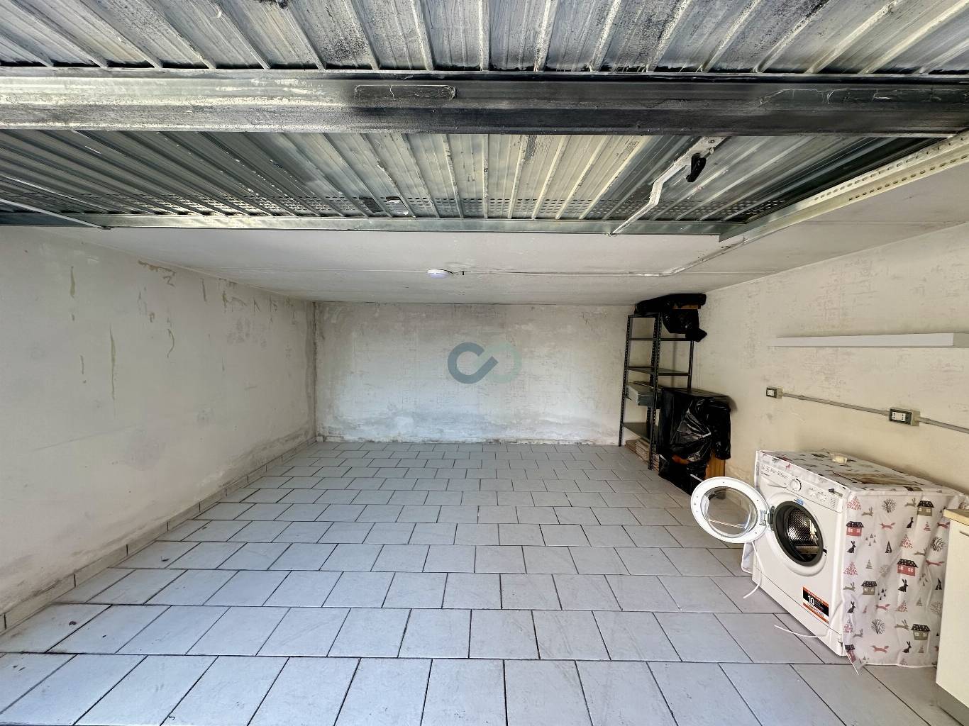 Amplio bilocale con balconi e garage 20