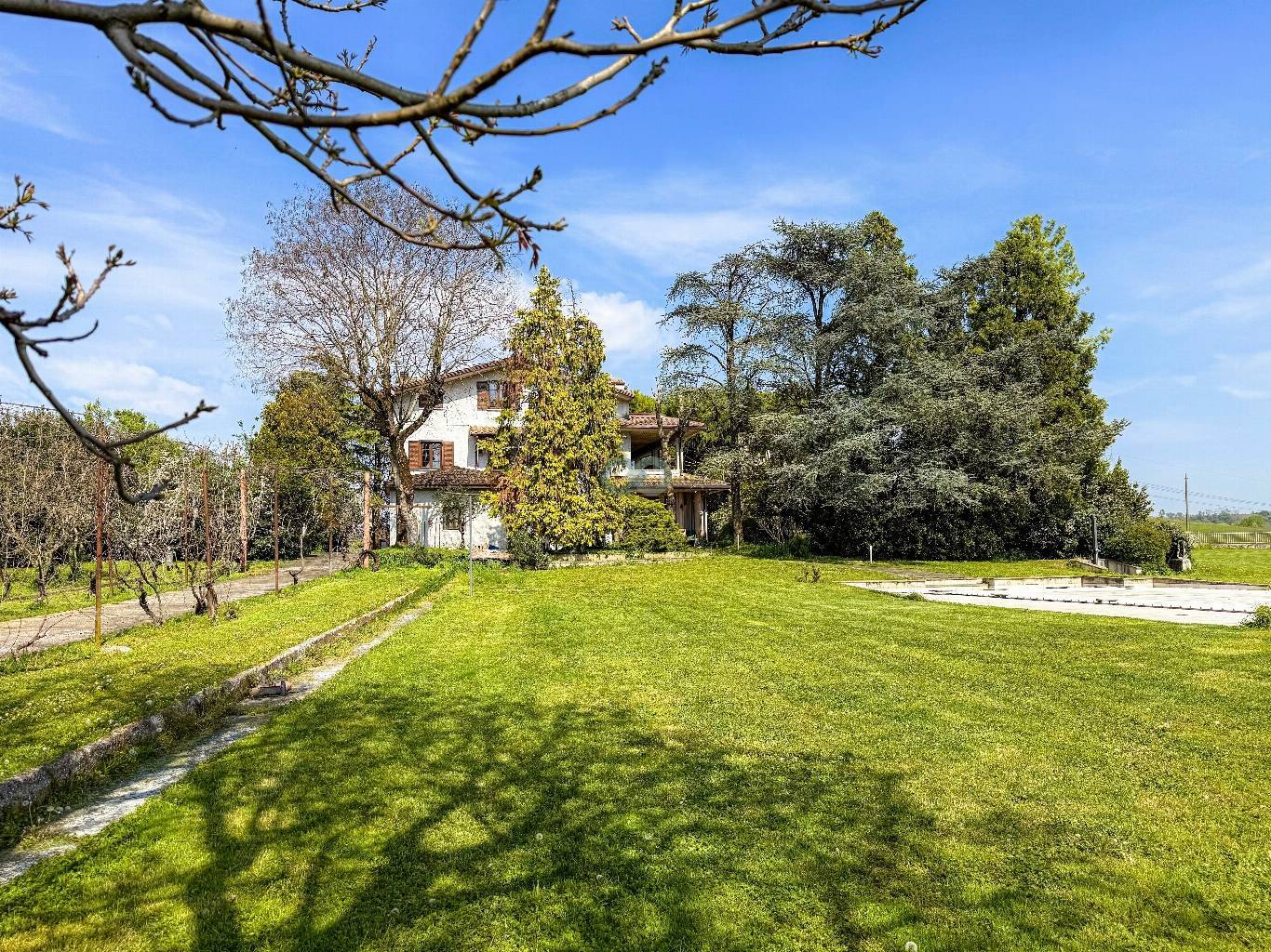 VILLA PLURIFAMILIARE CON TERRENO EDIFICABILE 7