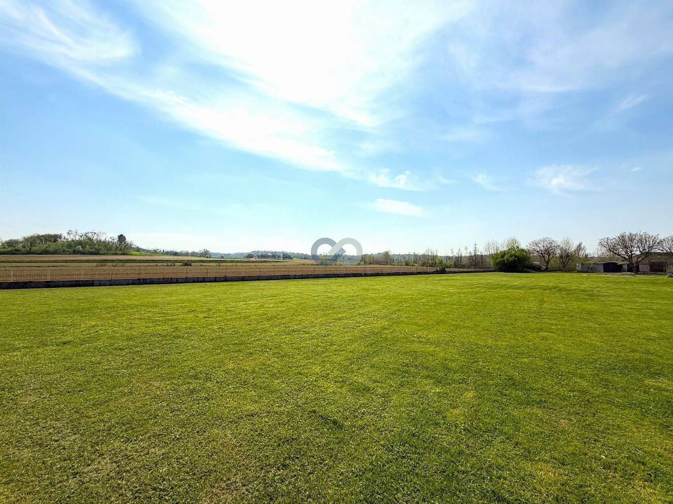 VILLA PLURIFAMILIARE CON TERRENO EDIFICABILE 12