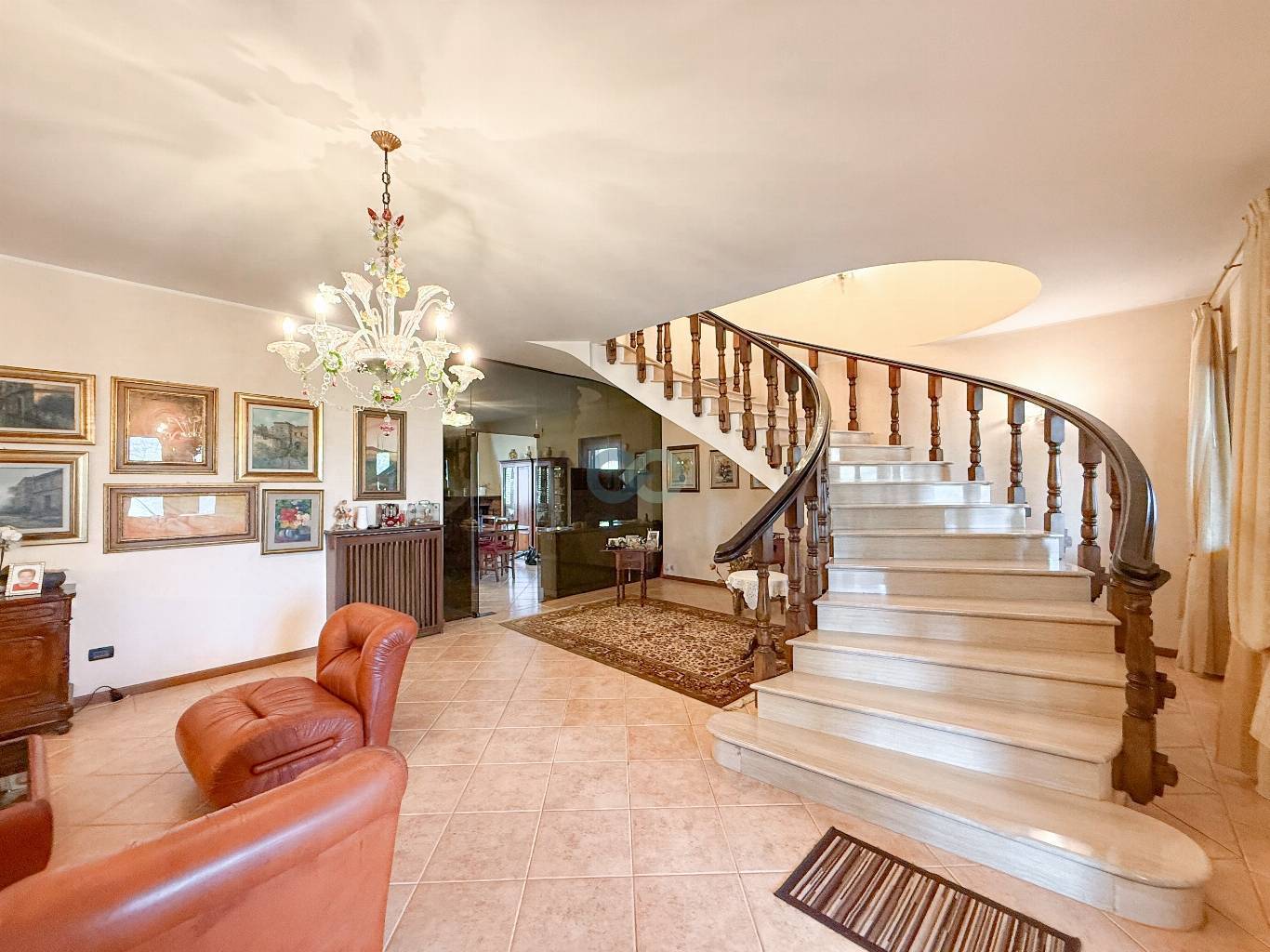 VILLA PLURIFAMILIARE CON TERRENO EDIFICABILE 25