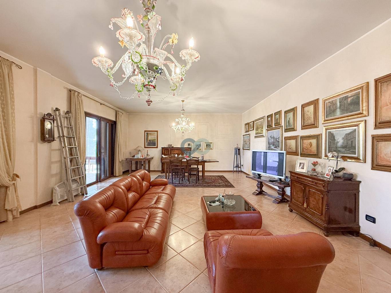 VILLA PLURIFAMILIARE CON TERRENO EDIFICABILE 26