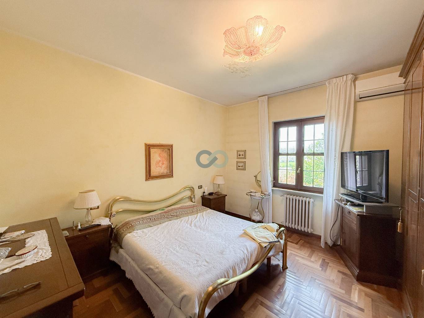 VILLA PLURIFAMILIARE CON TERRENO EDIFICABILE 28
