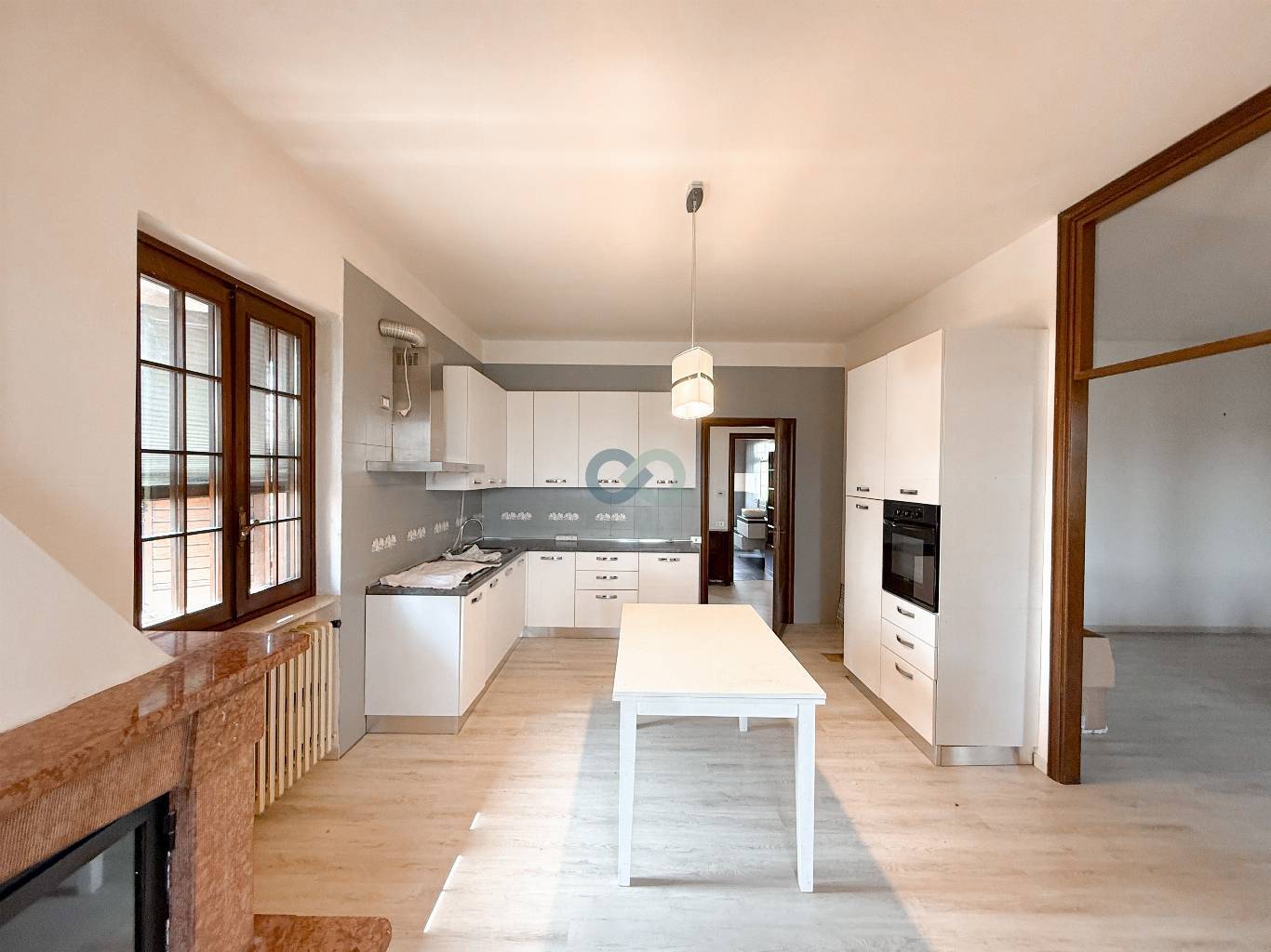 VILLA PLURIFAMILIARE CON TERRENO EDIFICABILE 33