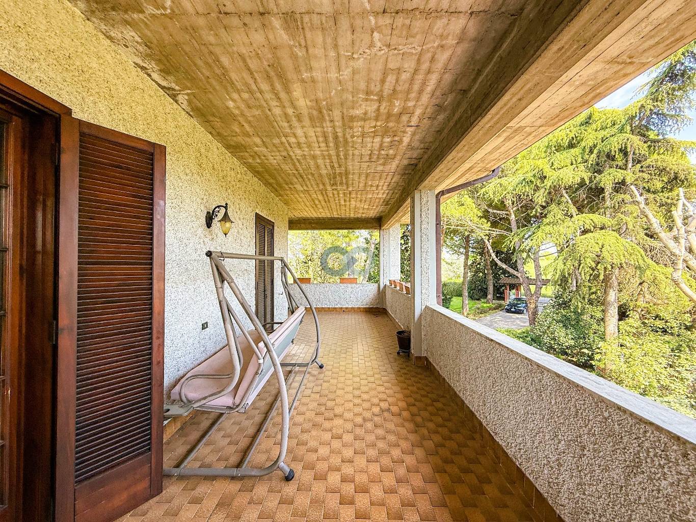 VILLA PLURIFAMILIARE CON TERRENO EDIFICABILE 37