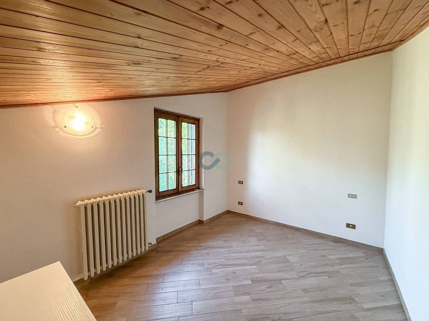 VILLA PLURIFAMILIARE CON TERRENO EDIFICABILE 42
