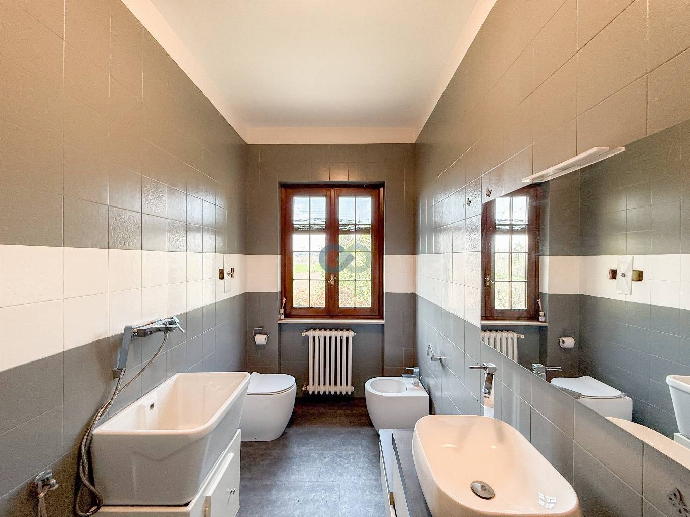 VILLA PLURIFAMILIARE CON TERRENO EDIFICABILE 60