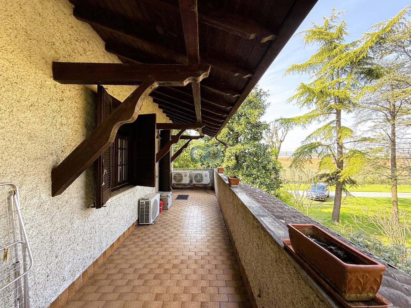 VILLA PLURIFAMILIARE CON TERRENO EDIFICABILE 61