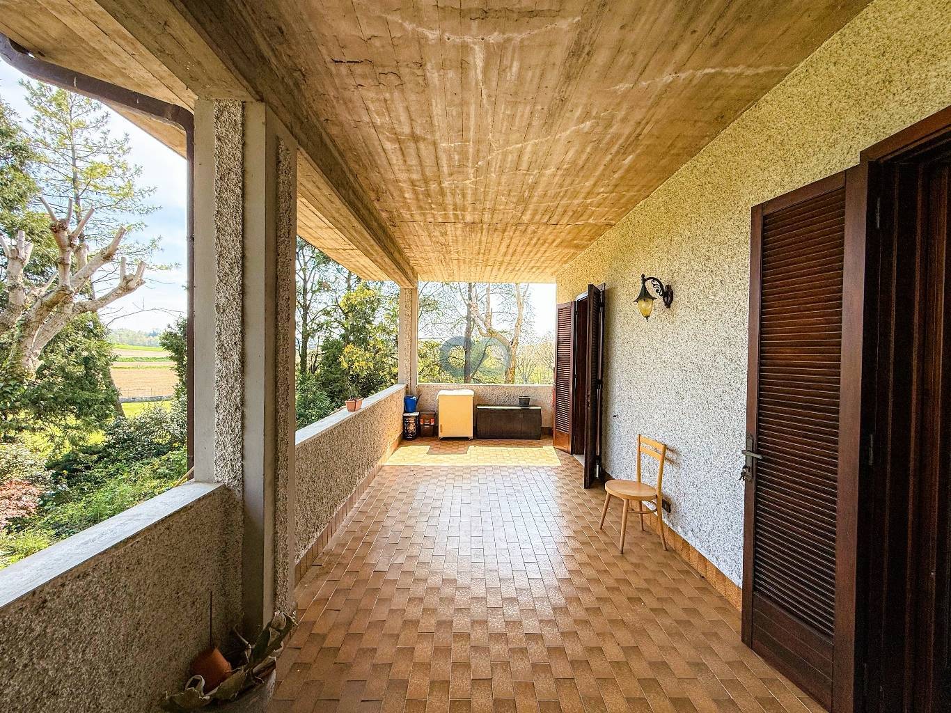 VILLA PLURIFAMILIARE CON TERRENO EDIFICABILE 62