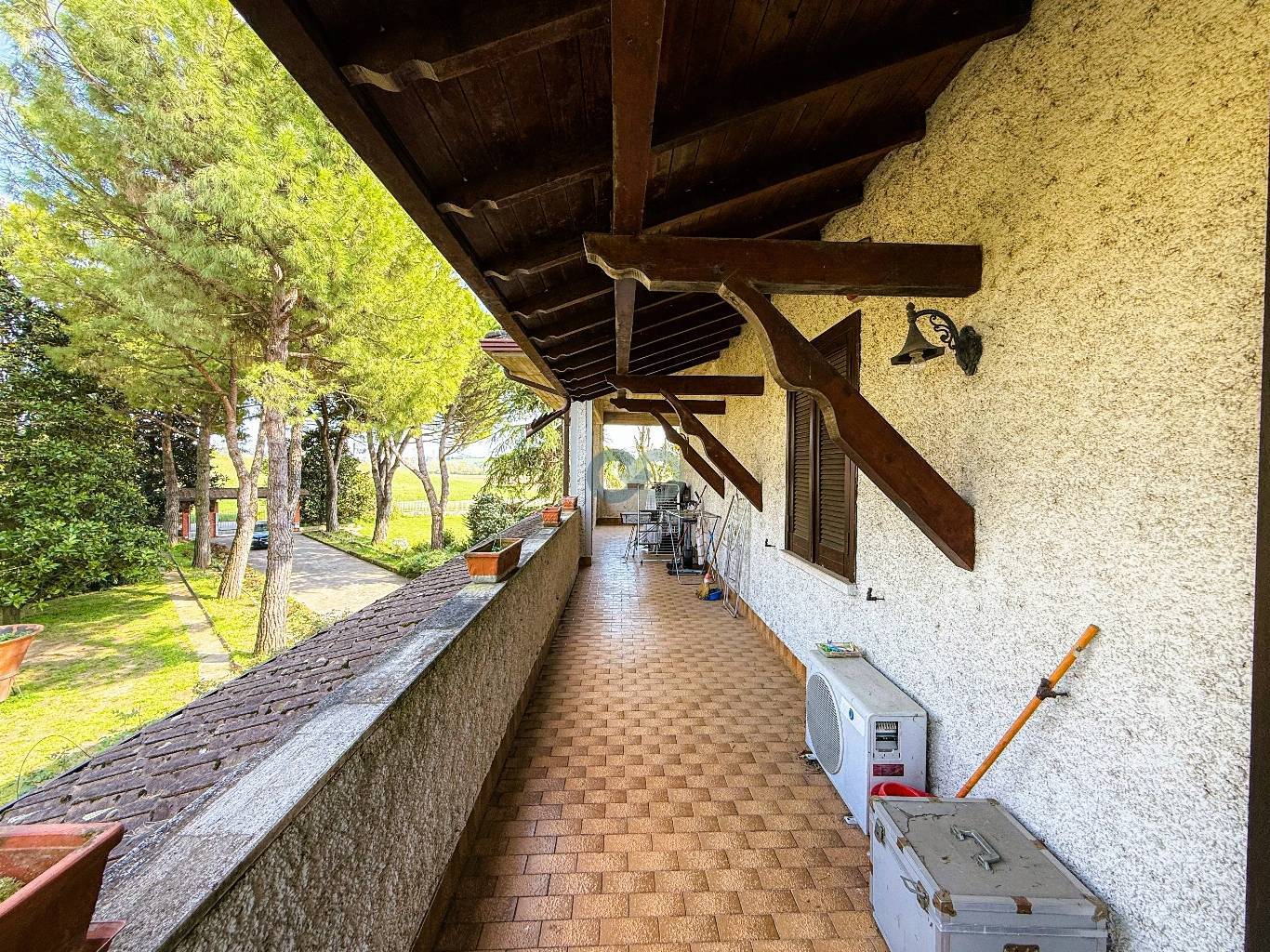VILLA PLURIFAMILIARE CON TERRENO EDIFICABILE 65