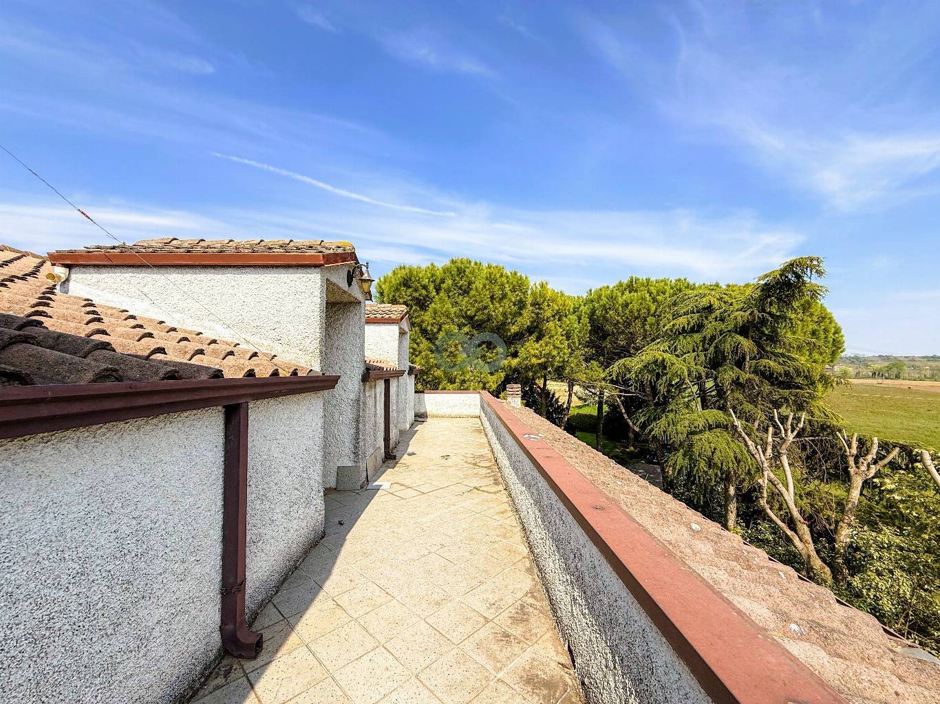 VILLA PLURIFAMILIARE CON TERRENO EDIFICABILE 70