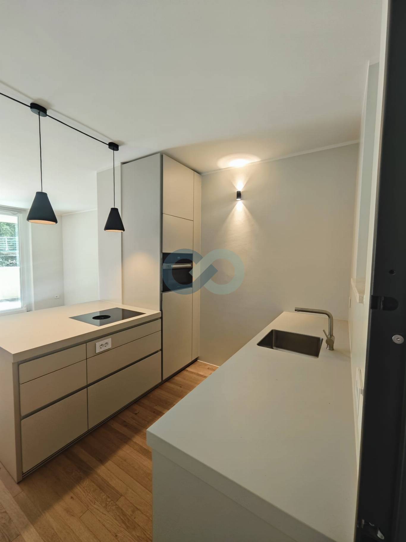 Trilocale in residenza con Piscina 8