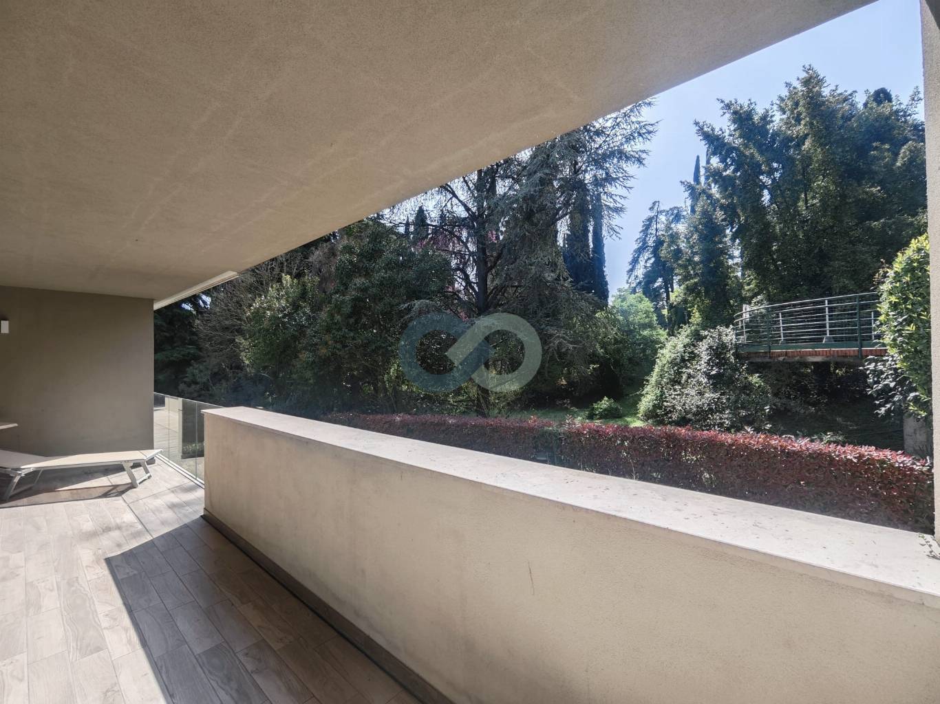 Trilocale in residenza con Piscina 4