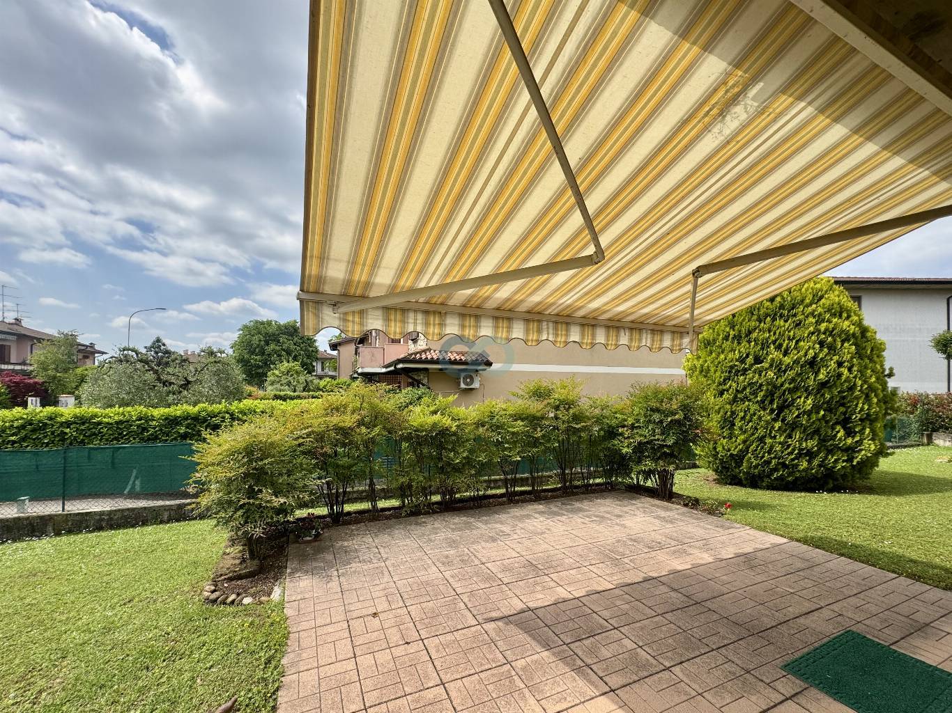 APPARTAMENTO CON GIARDINO 8