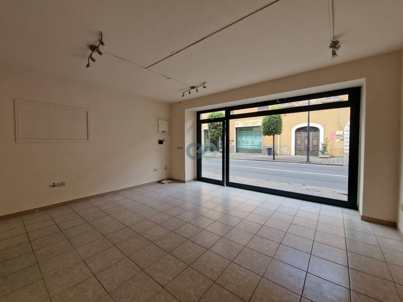 Spazio Commerciale in zona di passaggio 1