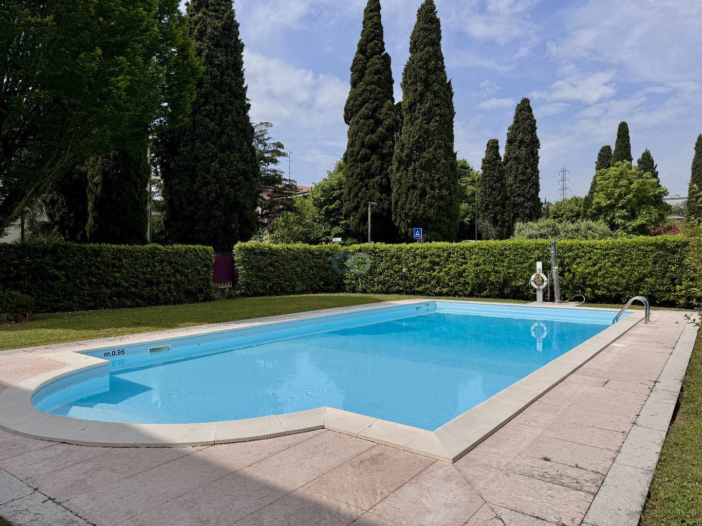 BILOCALE CON PISCINA 3