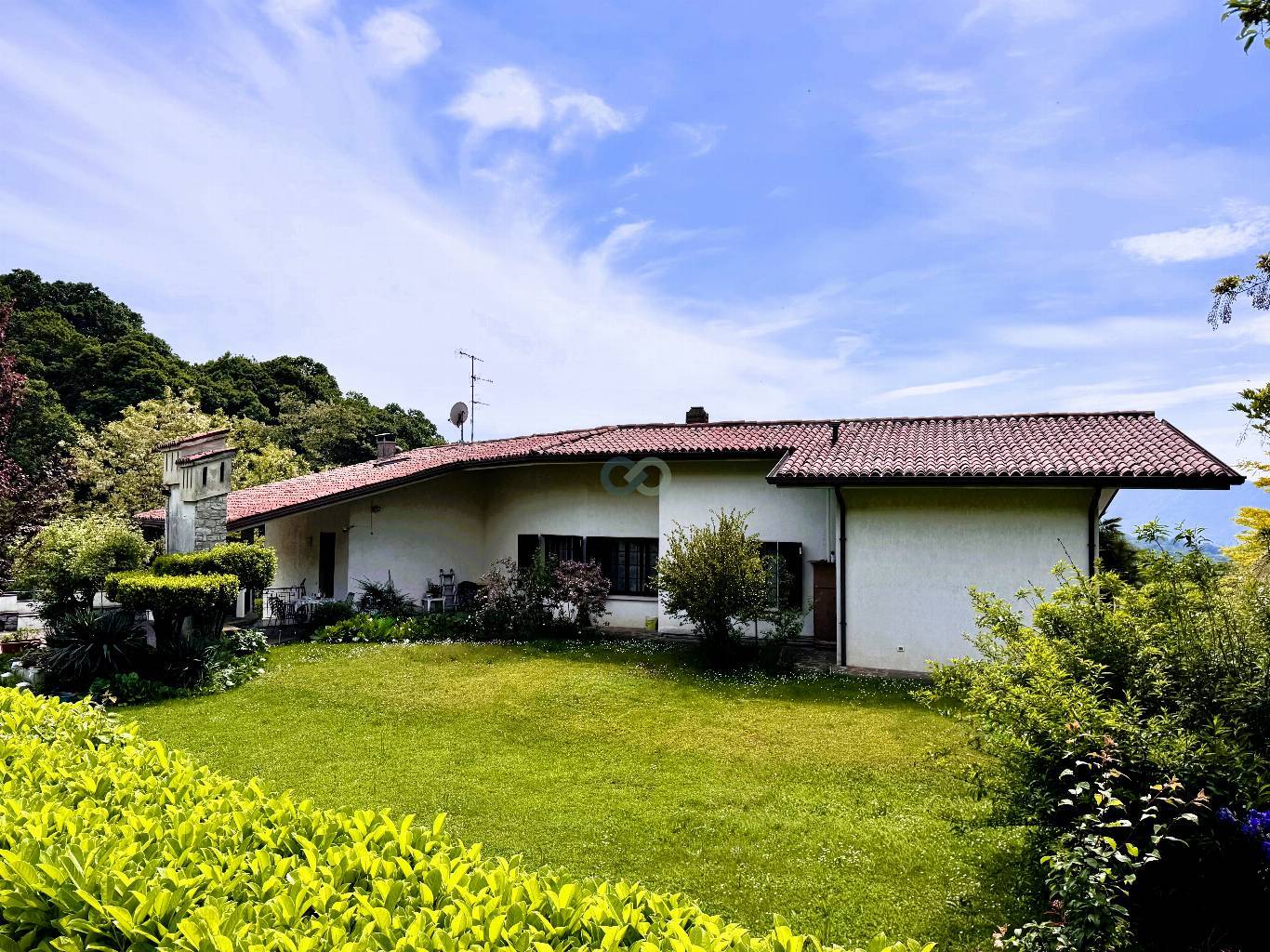 VILLA CON MAGAZZINO 5