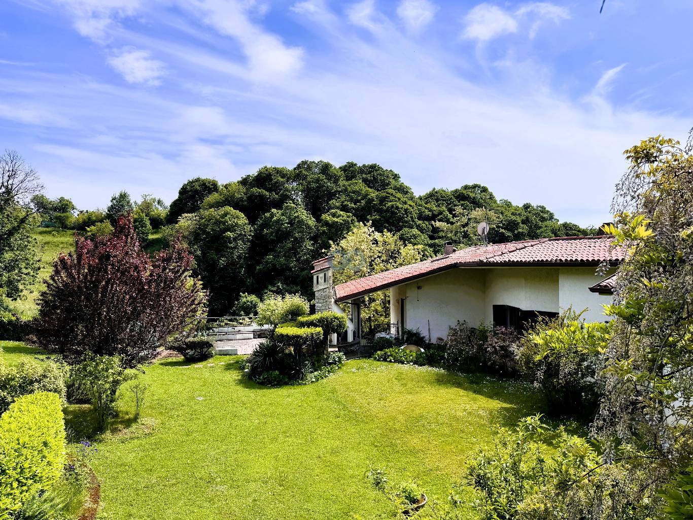 VILLA CON MAGAZZINO 7