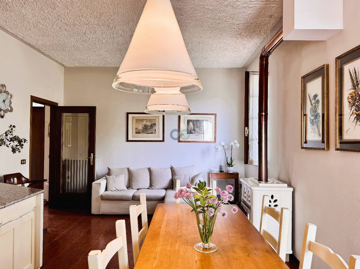 VILLA CON MAGAZZINO 31