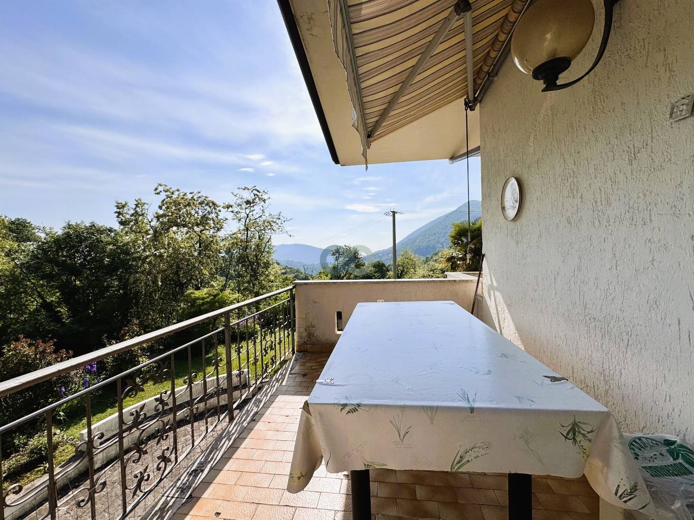 VILLA CON MAGAZZINO 38