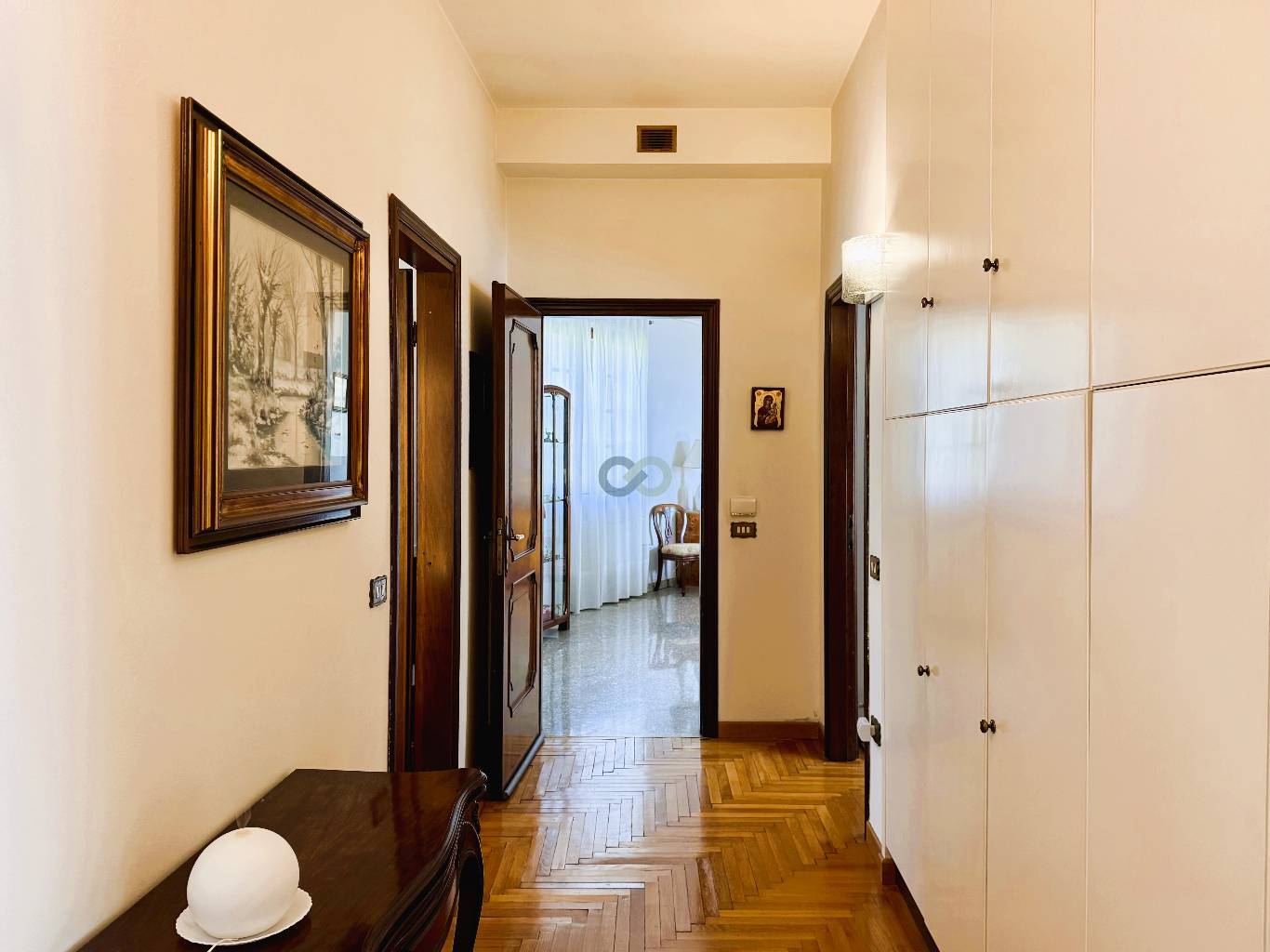 VILLA CON MAGAZZINO 42