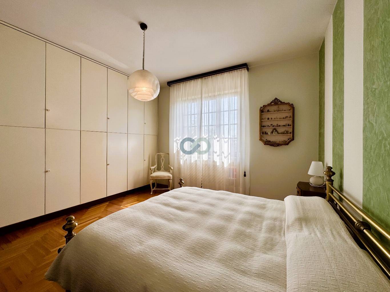VILLA CON MAGAZZINO 45